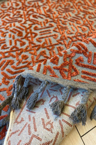Yuvarlak Rönesans Kırmızı Örgü Saçaklı Kilim