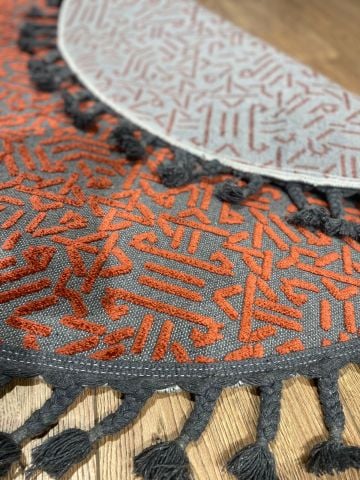 Yuvarlak Rönesans Kırmızı Örgü Saçaklı Kilim