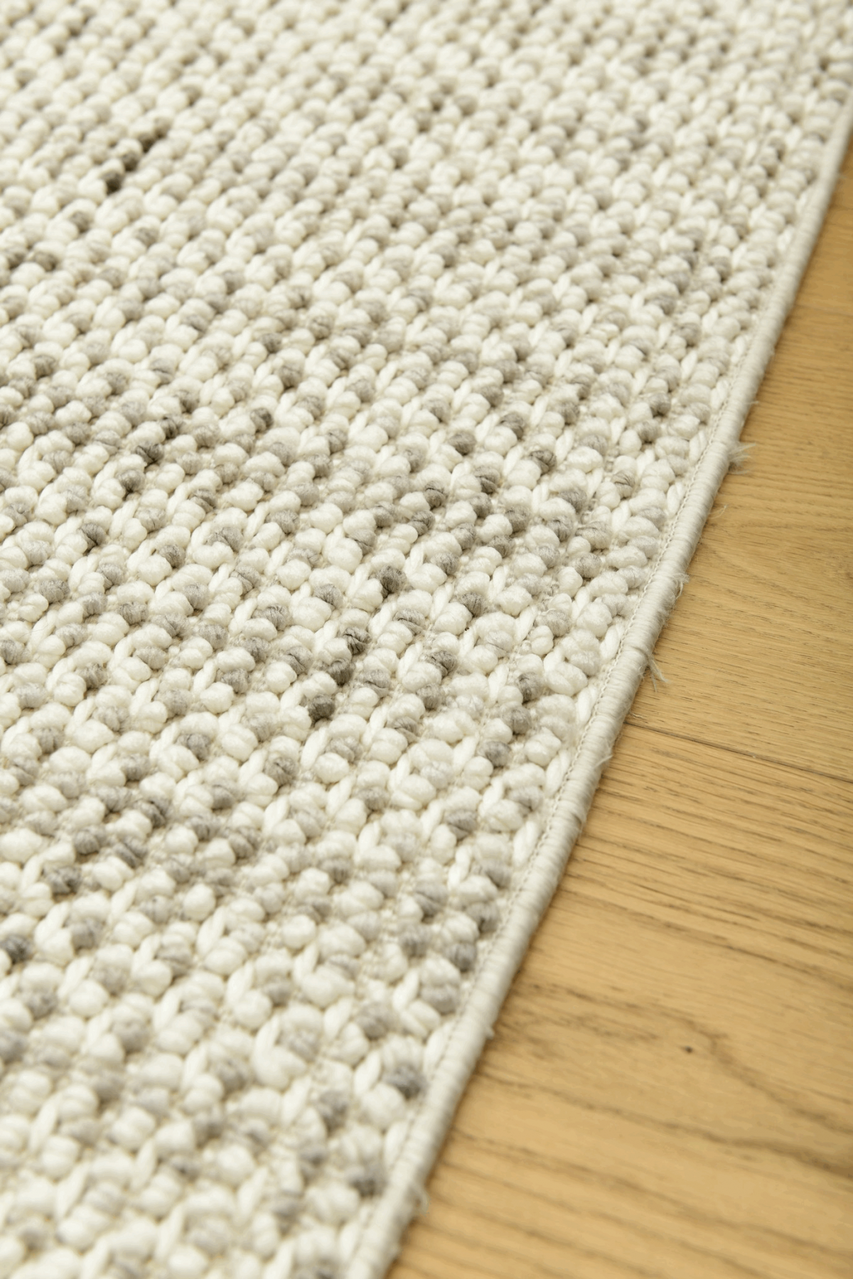 Point Koyu Gri Saçaklı Dokuma Kilim