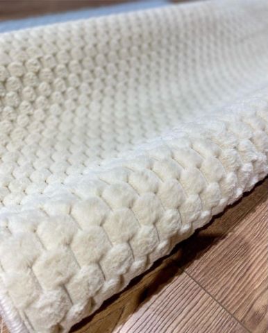 Bej Renkli Yumuşak Side Kilim