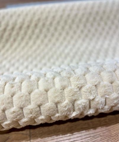 Bej Renkli Yumuşak Side Kilim