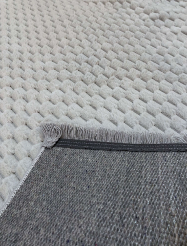 Gri Renkli Yumuşak Side Kilim