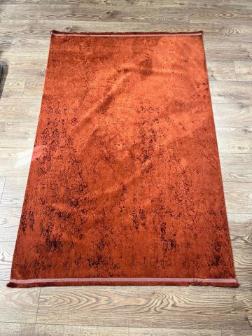 Kırmızı Renkli Verona İnce Halı