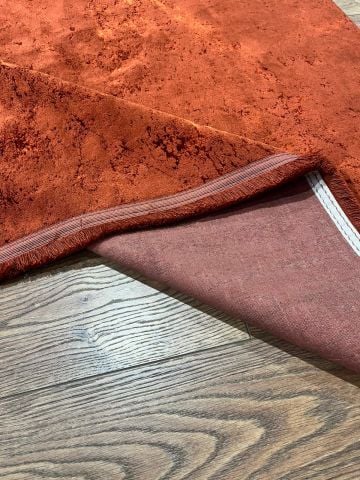 Kırmızı Renkli Verona İnce Halı