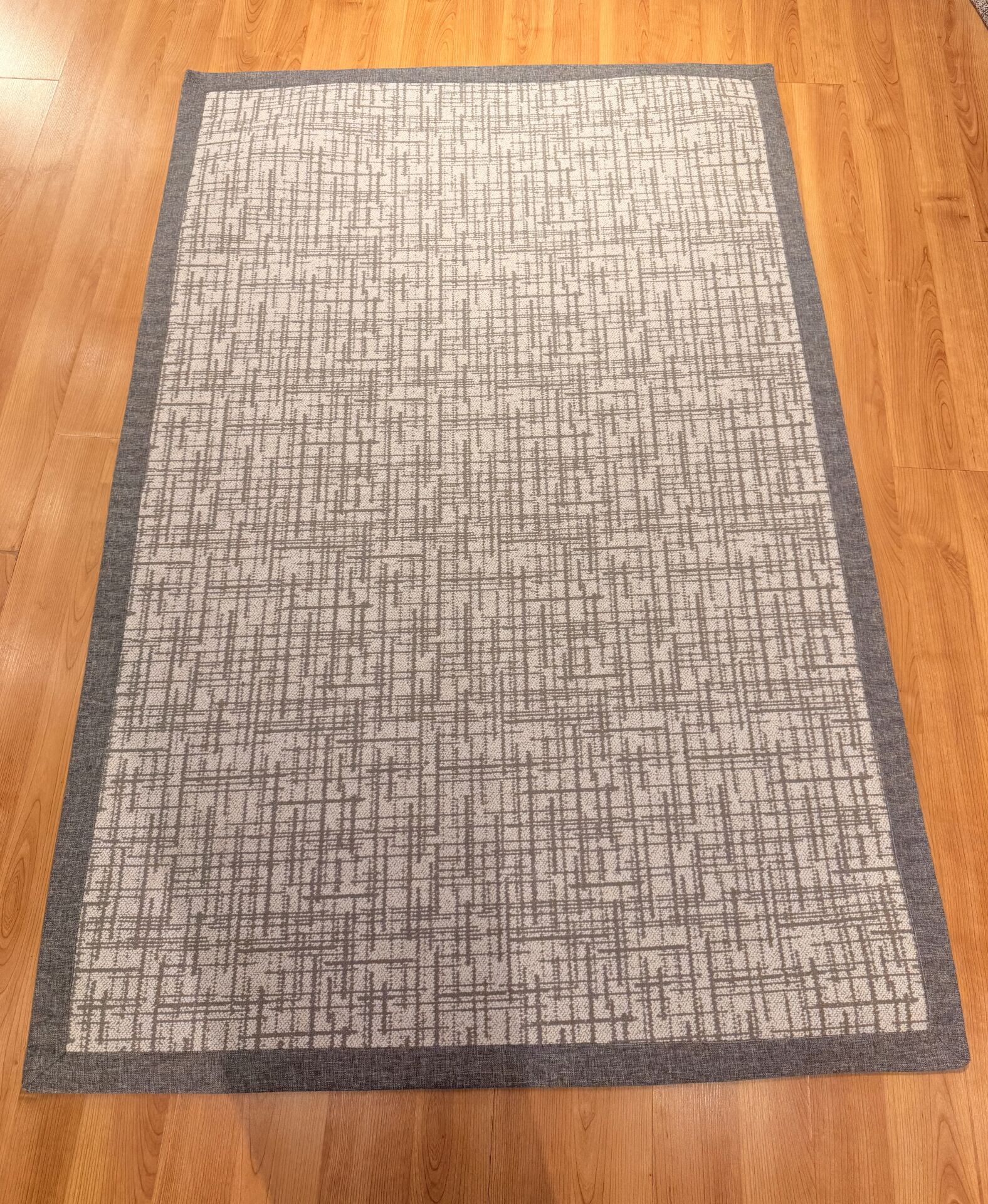 Gri Renkte Çizgili Velvet Sisal