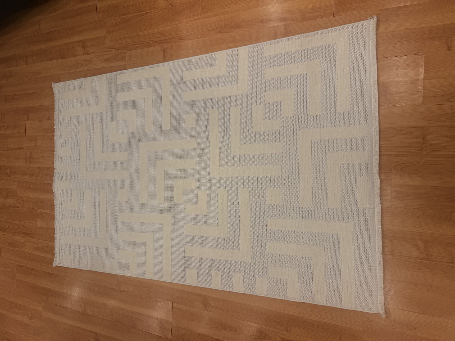 Krem Tonlarında Hereke Kilim