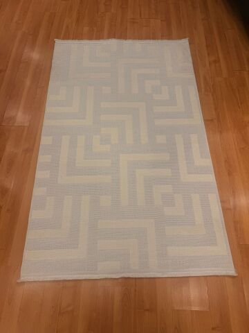 Krem Tonlarında Hereke Kilim