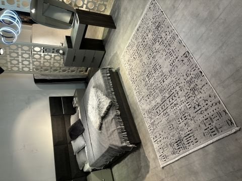 Gri Renkli Etro Kilim