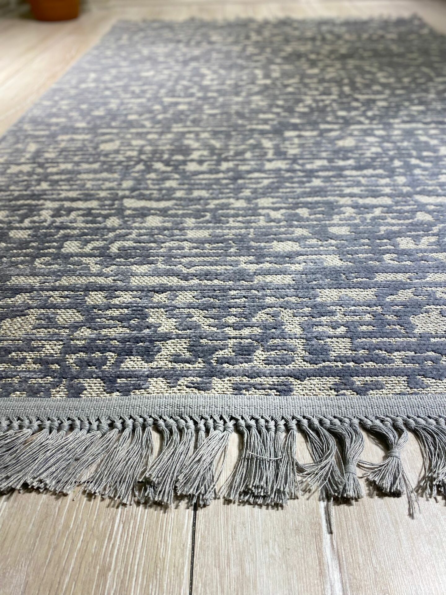 Gri Renkli Dağınık Desen Garden Kilim 100X200