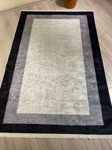 Açık Gri Göbekli Gri Siyah Çerçeve Desenli Baskı Kilim