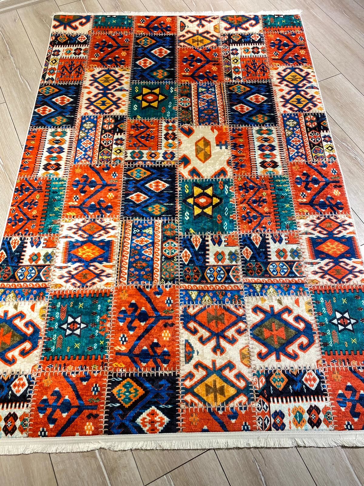 Renkli Patchwork Desenli Baskı Kilim