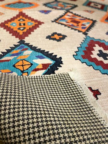 Renkli Etnik Desenli Kaymaz Taban Baskı Kilim