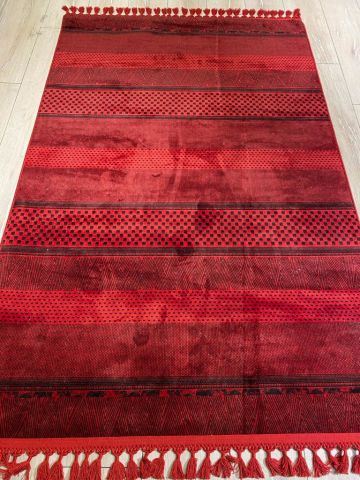 Kaymaz Taban Kırmızı Desenli Kilim