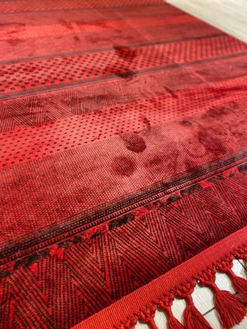 Kaymaz Taban Kırmızı Desenli Kilim