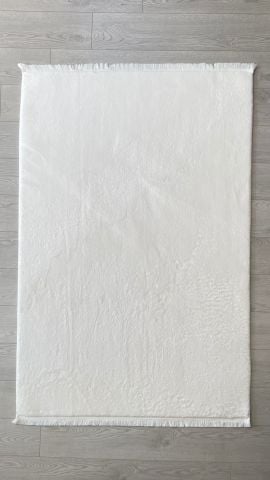 Beyaz Renk Yumuşak Yüzeyli Puffy Kilim
